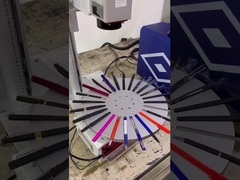 Maszyna do znakowania laserem światłowodowym o mocy 20 W ze stołem obrotowym